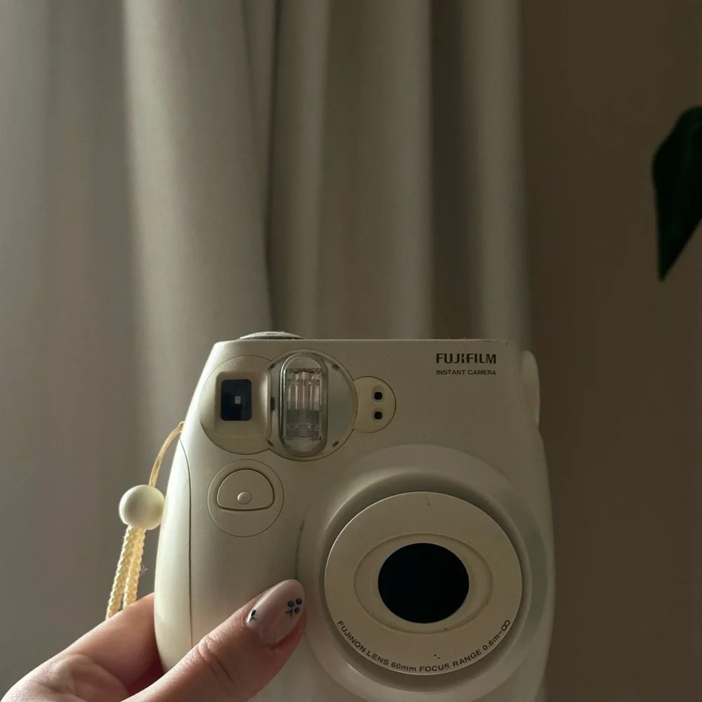 Fujifilm Instax Mini Ivory Instant Camera